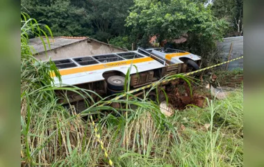 Procuradoria pede laudo de vistoria de ônibus que tombou em Apucarana