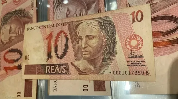  Cédula de R$ 10 com asterisco pode valer até R$ 4.000 