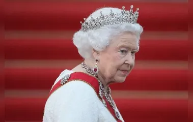 Rainha Elizabeth é internada em hospital de Londres
