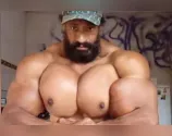 Valdir Segato, conhecido como “Hulk brasileiro” pelos músculos de tamanho exagerado