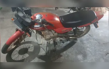 A motocicleta, uma Honda 125, furtada em Mandaguari, foi encaminhada para a Polícia Civil de Jandaia do Sul