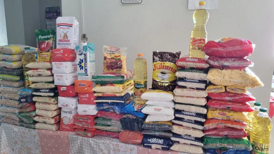 Prefeitura de Ivaiporã doa alimentos à ONG Torre Forte