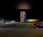 No Dia do Orgulho LGBT, Congresso é iluminado com as cores do arco-íris