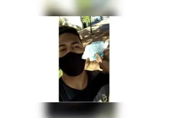 Apucaranense encontra R$600 e grava vídeo para devolver o dinheiro; assista