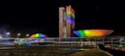 No Dia do Orgulho LGBT, Congresso é iluminado com as cores do arco-íris