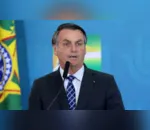 Bolsonaro volta a atacar imprensa e não fala sobre Queiroz