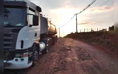 Caminhão e motorista foram deixados em São Pedro do Ivaí 
