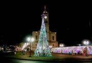 Prefeitura de Apucarana prepara decoração natalina