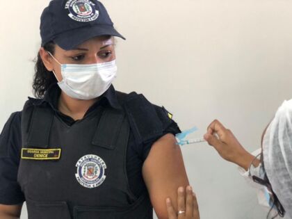 Agentes da Segurança Pública são imunizados em Arapongas