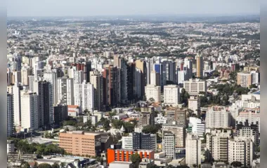 Curitiba prorroga bandeira laranja por mais sete dias