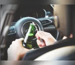 Motorista bêbado é preso após se envolver em acidente