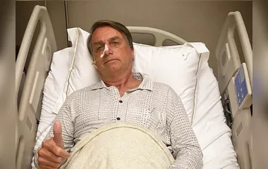 Bolsonaro é internado novamente após sentir dores abdominais