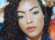 Cantora de brega morre aos 18 anos em acidente com Kombi