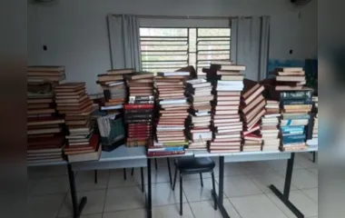 Família doa 668 livros para biblioteca de São Pedro do Ivaí