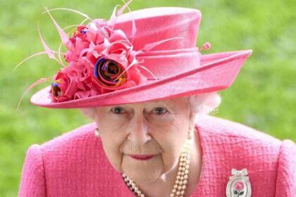 Com 95 anos, rainha Elizabeth II testa positivo para Covid