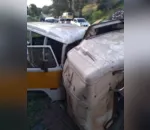 Acidente  envolveu uma Kombi Escolar da Prefeitura de Pitanga e um caminhão carregado de adubo.