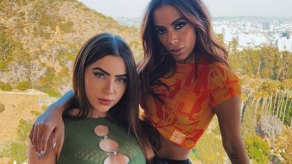 Jade Picon e Anitta posam juntas em Los Angeles