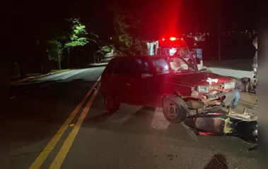 Motociclista morre ao bater em carro que invadiu contramão