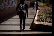 PEC sobre mensalidade em universidades públicas sai da pauta