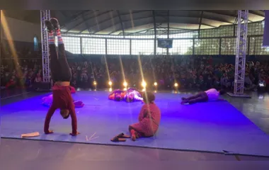 Crianças de Ivaiporã se divertem com apresentação do Circo Urbano