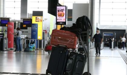 As empresas cobram um valor à parte da passagem pelas bagagens de 23 quilos em voos nacionais e 32 quilos nos voos internacionais