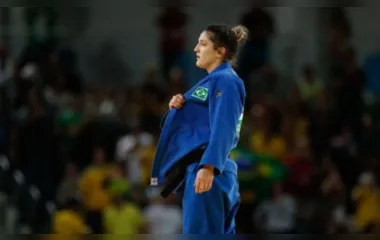 Mayra Aguiar foi a primeira a garantir uma medalha no dia