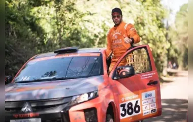 Leandro Lima, o Levi de Pantanal, capota o carro no Rally dos Sertões