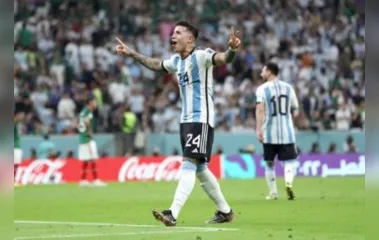 Com gols de Lionel Messi e Enzo Fernández, a Argentina superou o México por 2 a 0, no estádio Lusail, neste sábado (26)