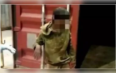 Vídeo: Menino é resgatado após ficar preso em contêiner por 6 dias