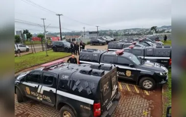 A operação envolveu mais de 500 agentes, incluindo policiais da Polícia Militar do Paraná (PM-PR) e da Polícia Penal do Paraná