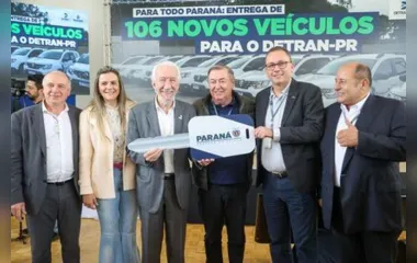 Governador Darci Piana participa entrega de 106 carros para o Detran.
