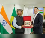 O governador Ratinho Jr recebe a visita de Suresh Reddy, embaixador da Índia no Brasil