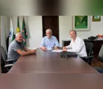 O prefeito Carlos Gil foi recebido pelo secretário Ortigara na segunda-feira
