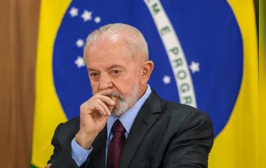 Lula é multado em R$ 250 mil pelo TSE por propaganda contra Bolsonaro