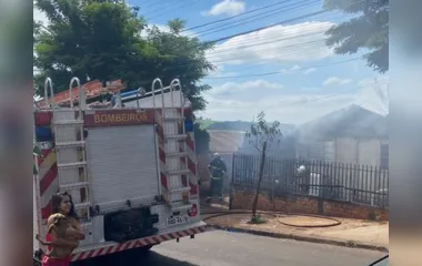 Casa pegou fogo na Rua Fernando Pereira