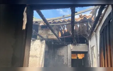 O incêndio destruiu os pertences da família