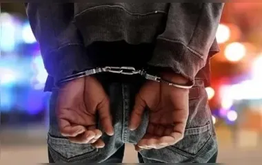 Motorista embriagado provoca acidente e é preso após perseguição