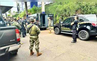 Mais de 20 brasileiros são entregues à Polícia Federal pelo Paraguai